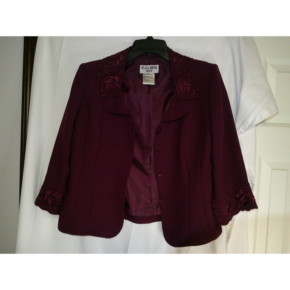 Plaza South Petite Plum Jacket with Floral‎ Embroidered Cuff and Collar Size 6P